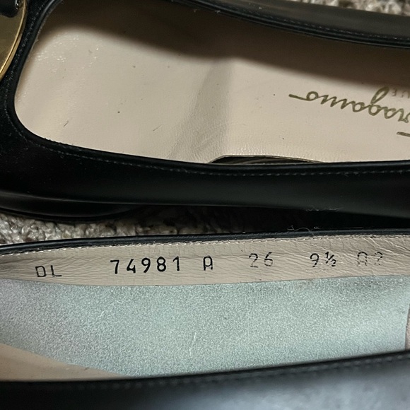 Salvatore Ferragamo Bow Shoes - Picture 4 of 11